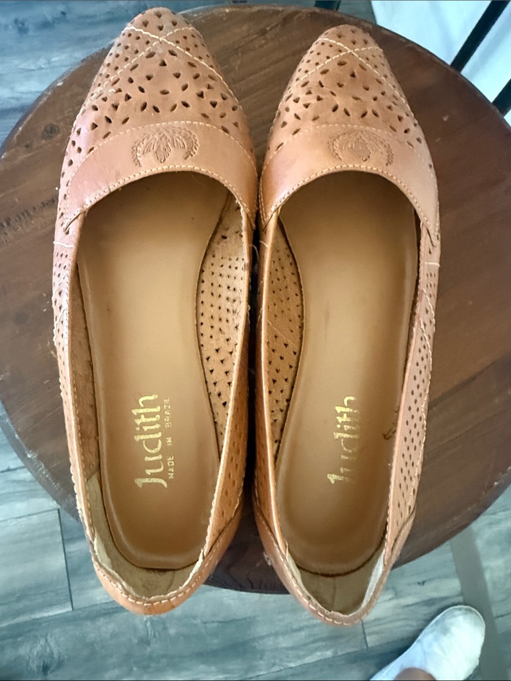 Judith Tan Perforated Pointed-Toe Slip-Ons size 10 leather